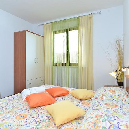 Apartment Jadranko 1761 Peroj Exteriör bild