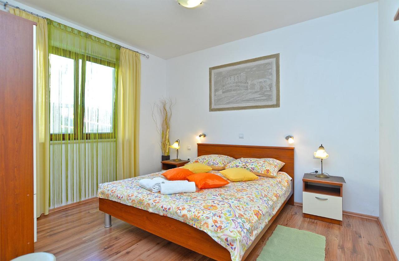 Apartment Jadranko 1761 Peroj Exteriör bild