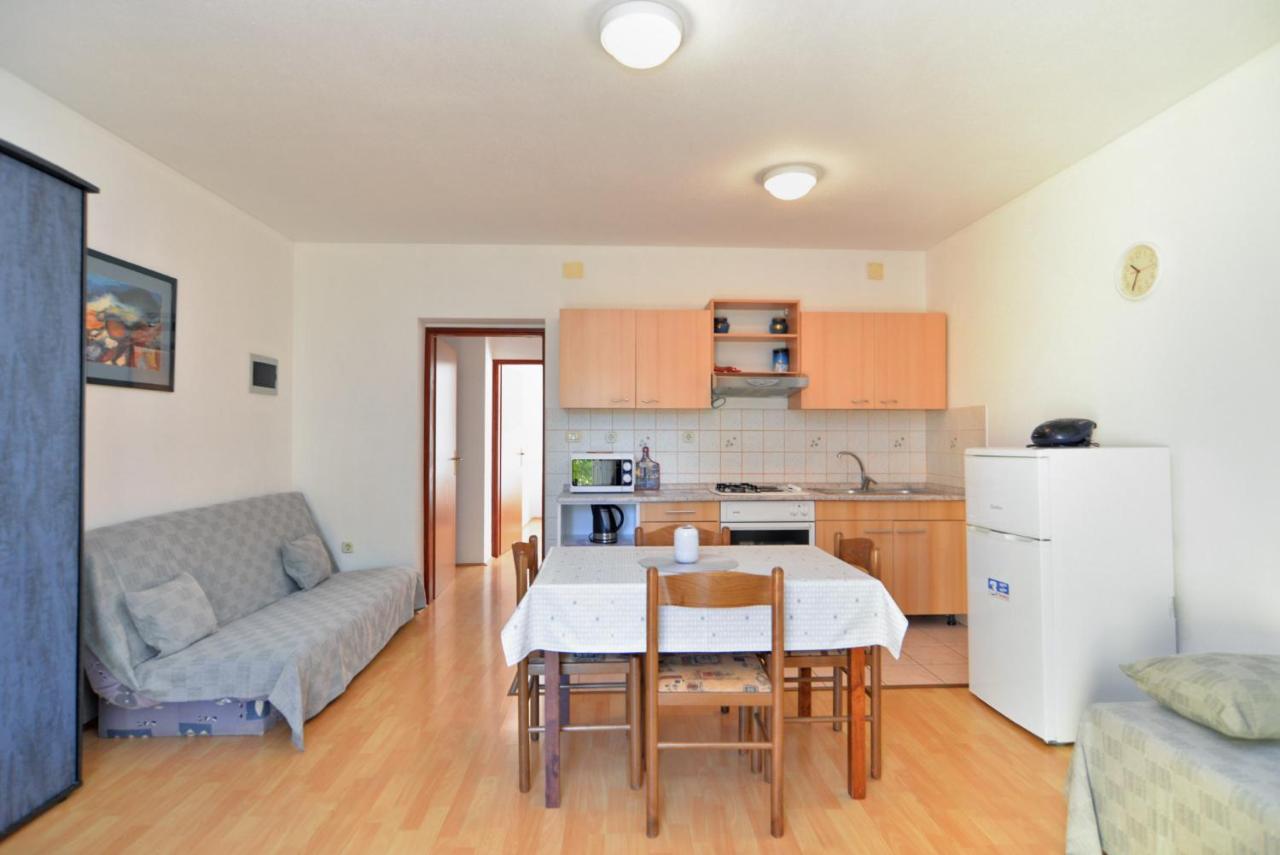 Apartment Jadranko 1761 Peroj Exteriör bild