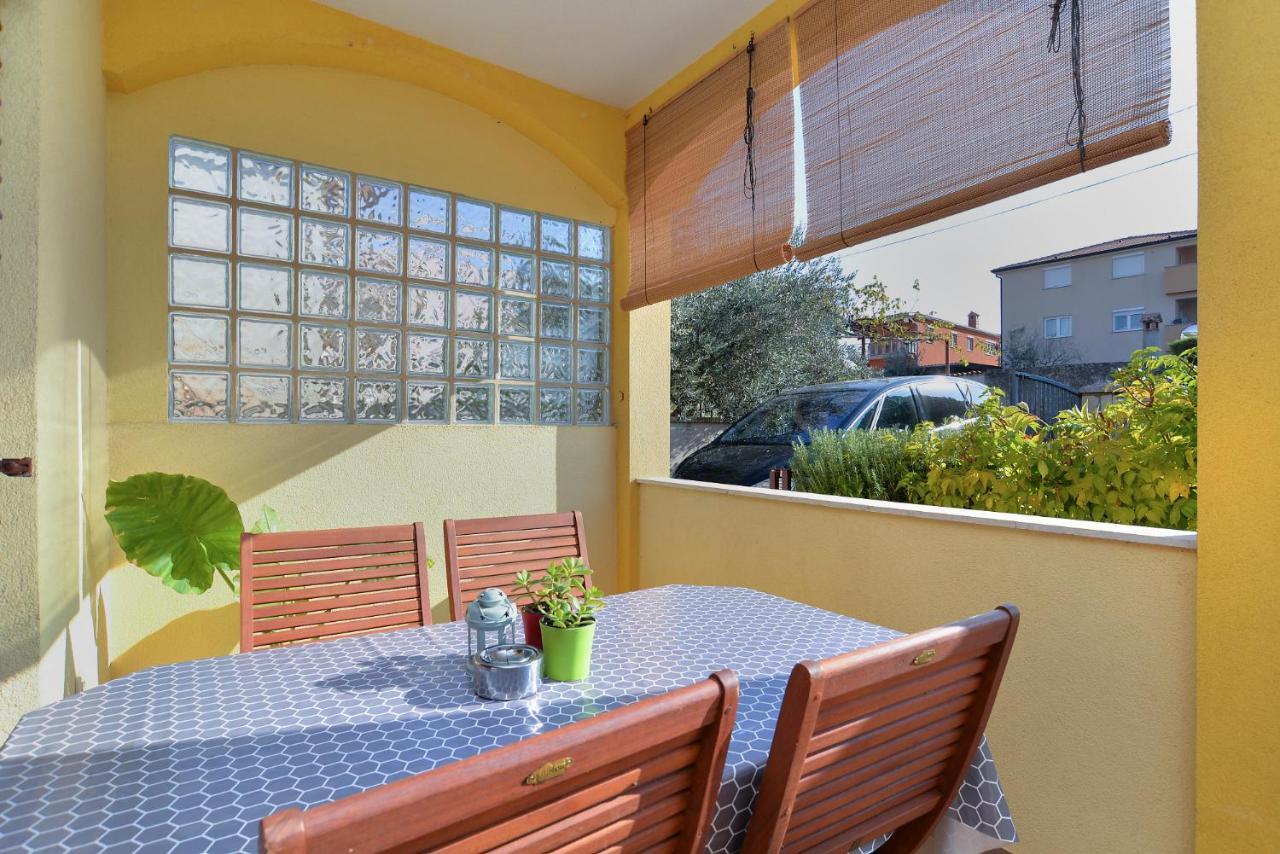 Apartment Jadranko 1761 Peroj Exteriör bild